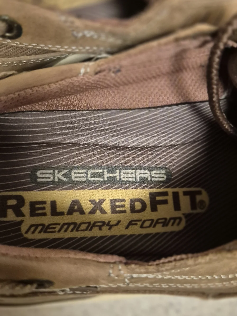 Skechers Relaxed Fit Men’s Size 8.5 Brown Suede Boat Shoes with Lace-Up Detail